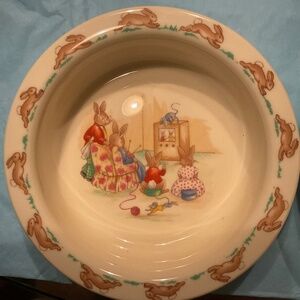 Royal Doulton Bunnykins Childs Dish/Bowl Watching TV